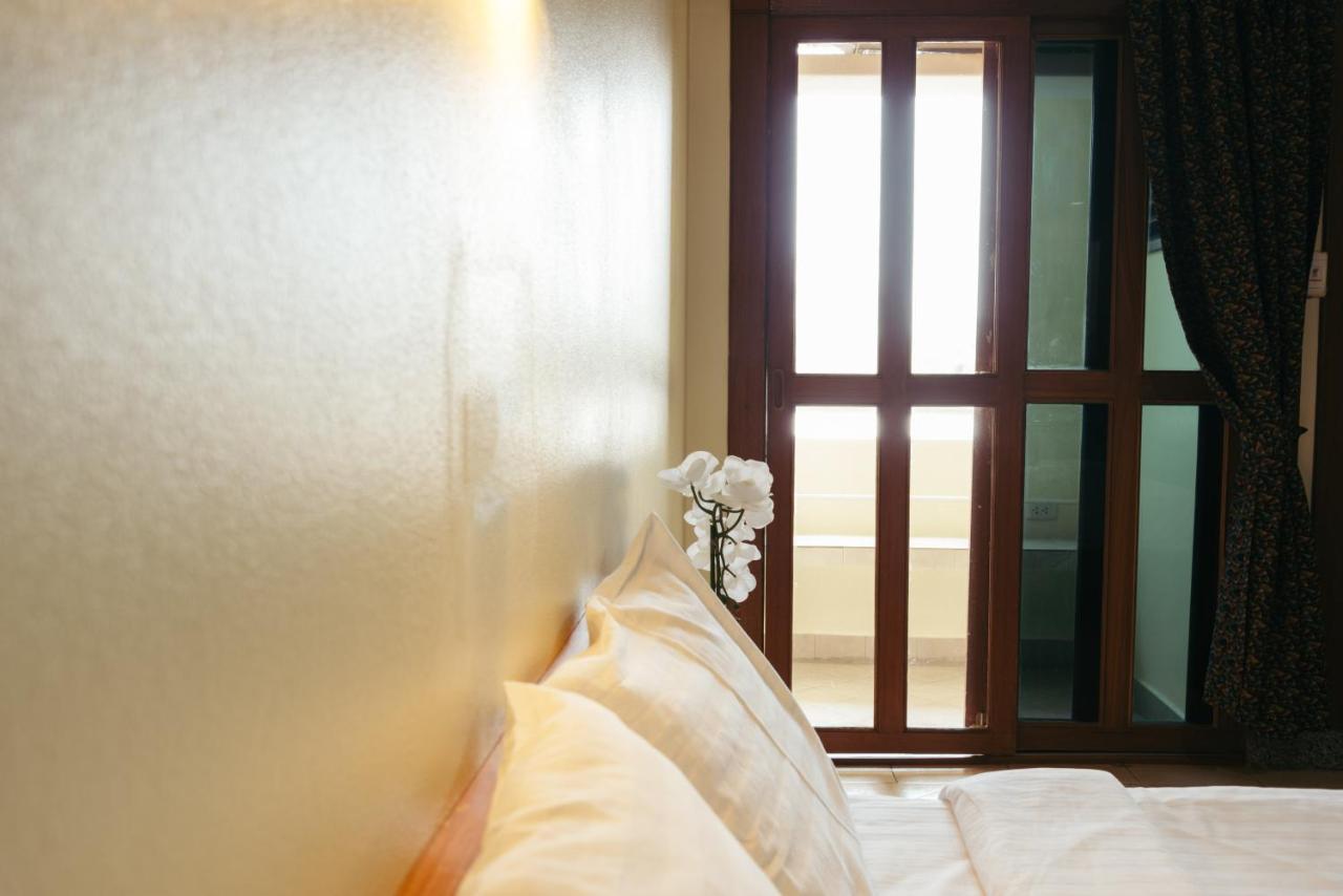 Link Mansion Hotel Чиангмай Екстериор снимка