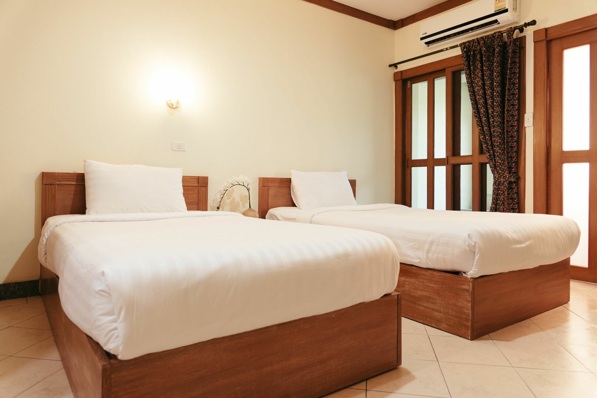Link Mansion Hotel Чиангмай Екстериор снимка