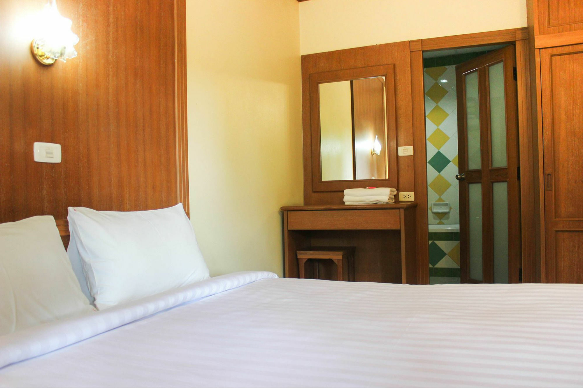 Link Mansion Hotel Чиангмай Екстериор снимка